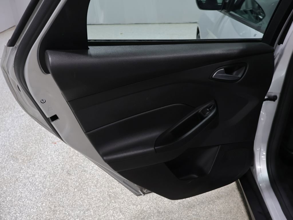 Used 2018 Ford Focus SE image 19
