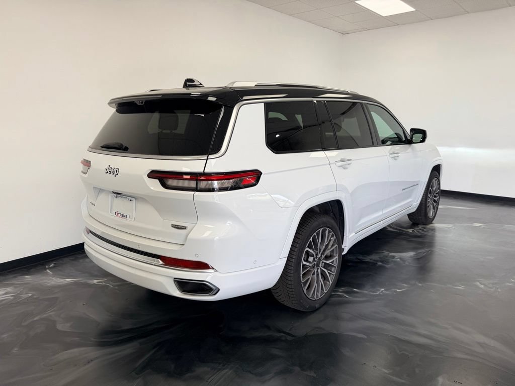 Used 2023 Jeep Grand Cherokee L Summit AWD/4WD image 24