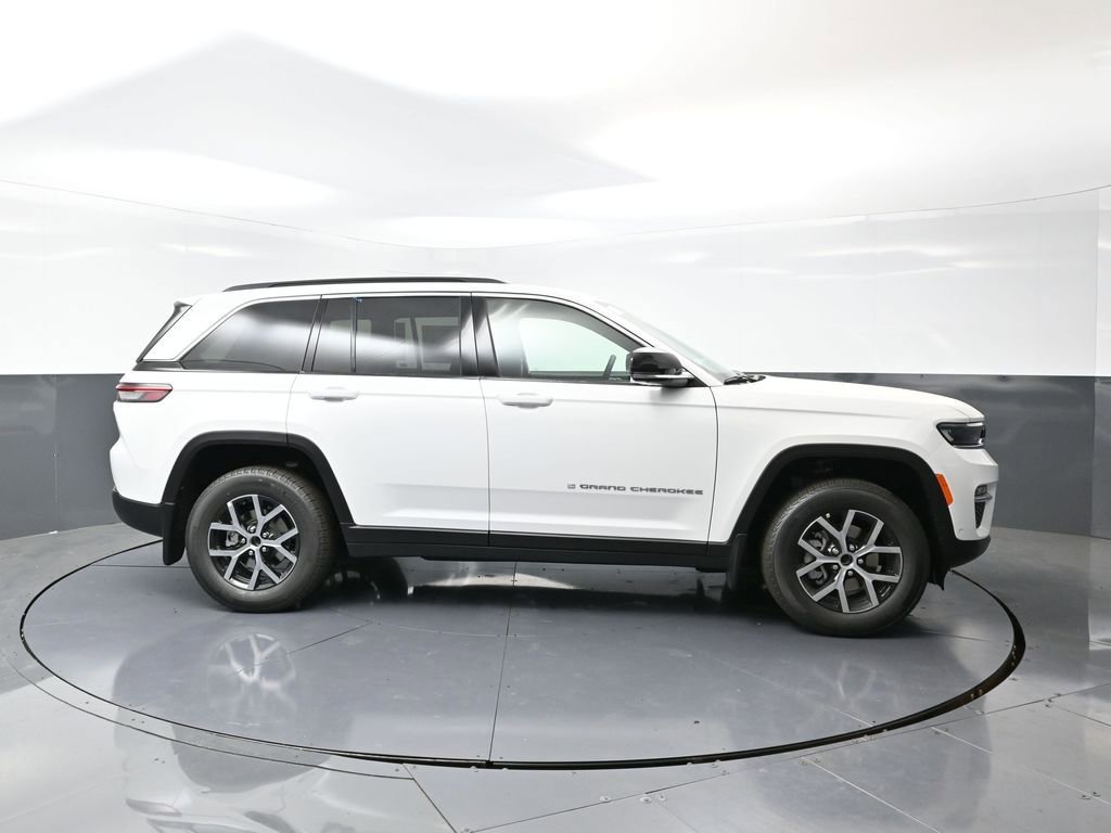 New 2025 Jeep Grand Cherokee Limited w/ Luxury Tech Group II image 2