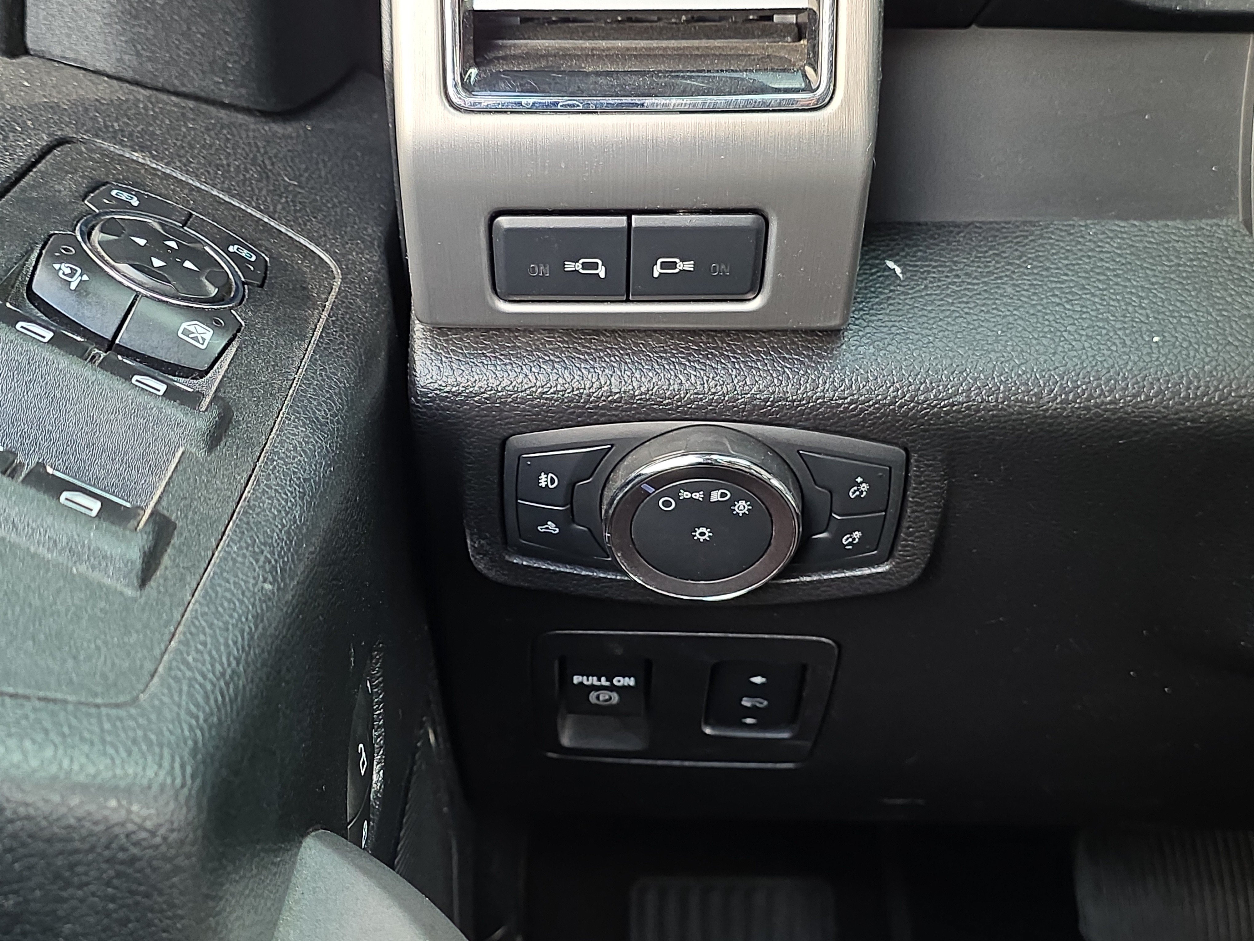 Used 2019 Ford F150 Platinum w/ Equipment Group 701A Luxury AWD/4WD image 28