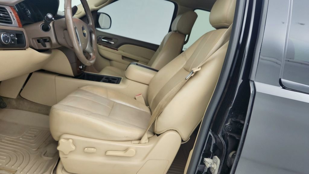 Used 2013 Chevrolet Tahoe LT RWD image 15