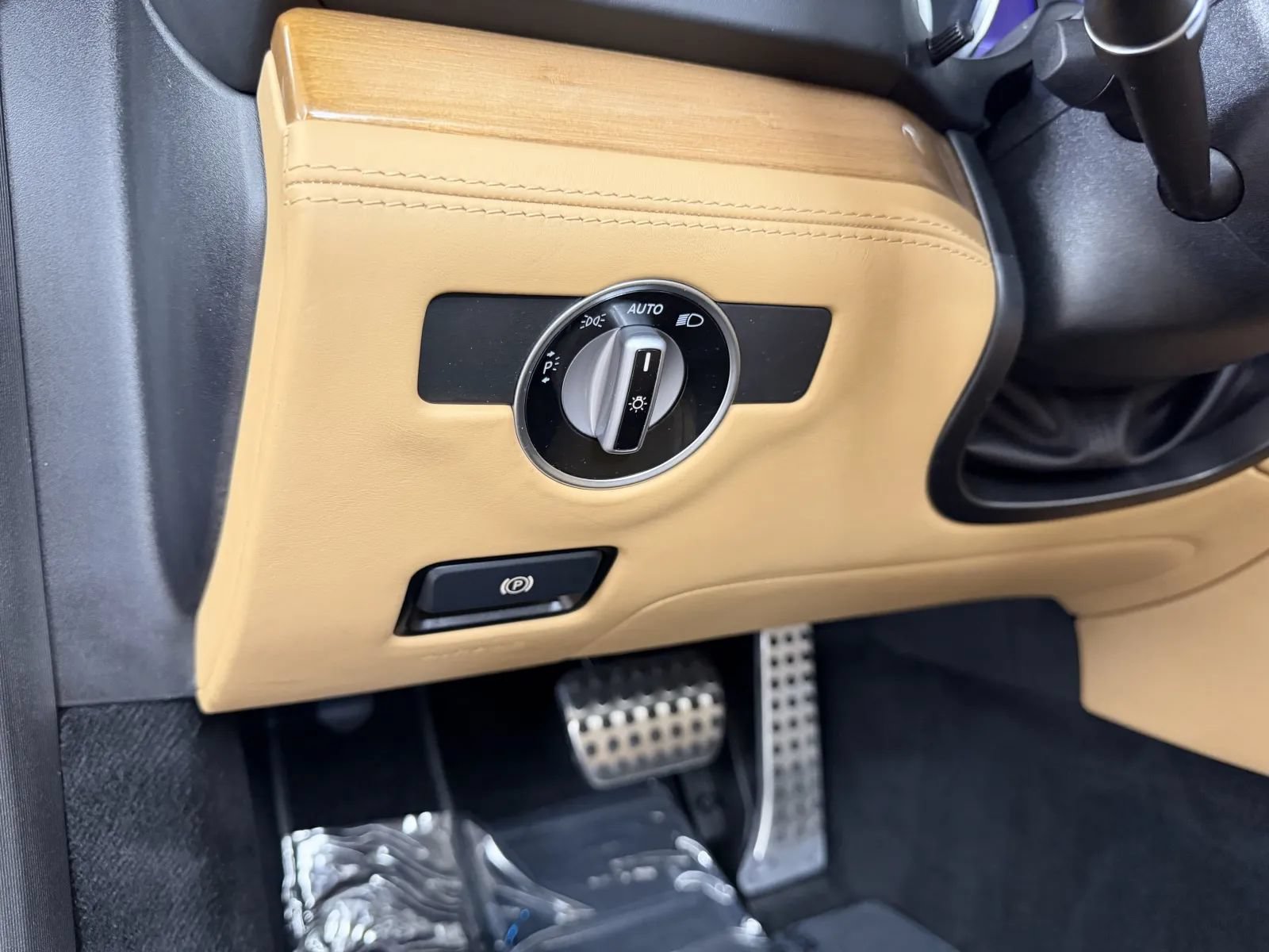 Used 2017 Mercedes-Benz SL 550 image 19