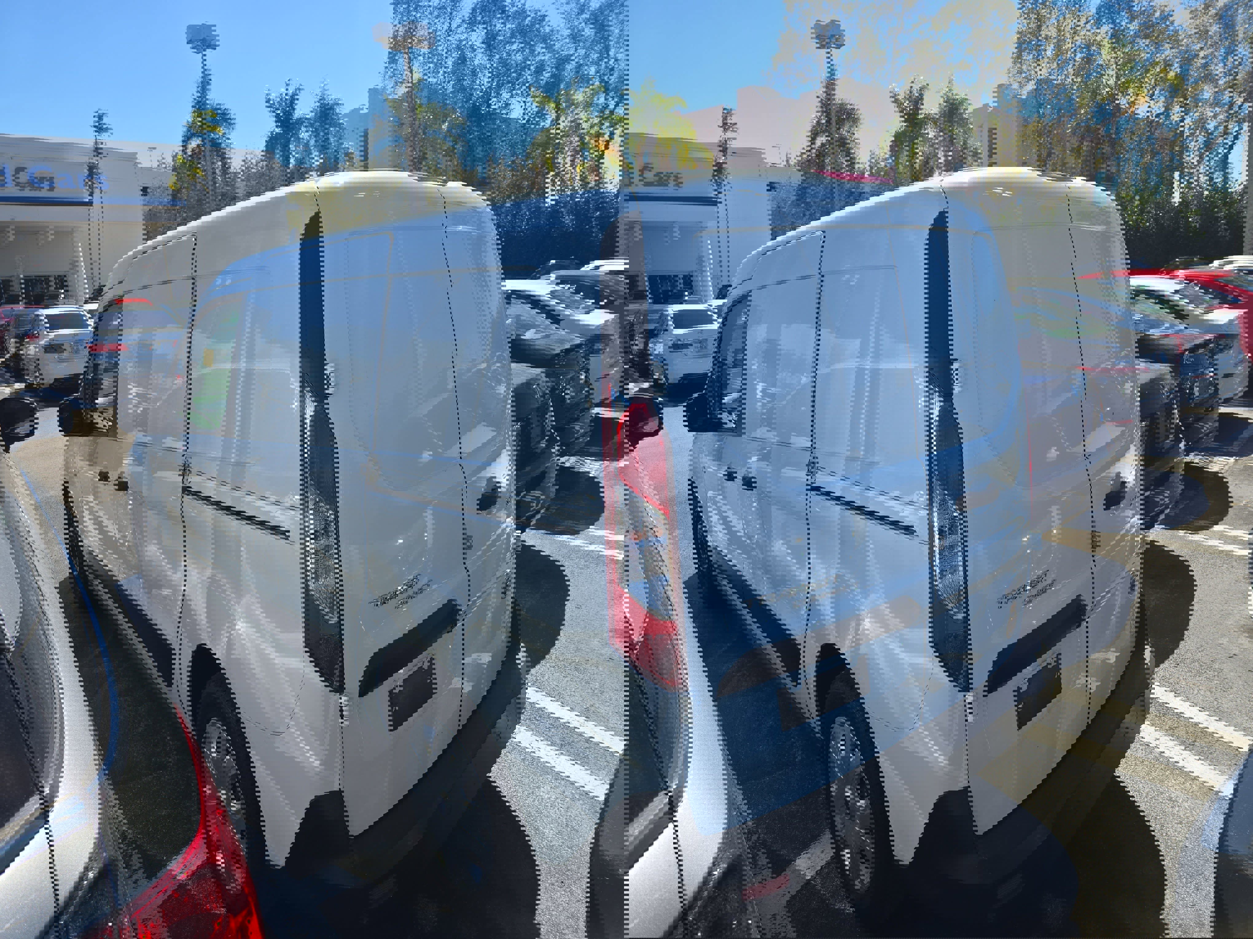 Used 2019 Ford Transit Connect XLT w/ Driver-Assist Package image 6