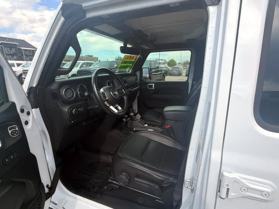 Used 2021 Jeep Wrangler Unlimited Sahara w/ Cold Weather Group AWD/4WD image 12