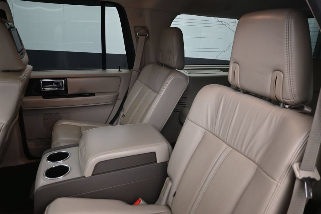 Used 2017 Lincoln Navigator Select AWD/4WD image 26
