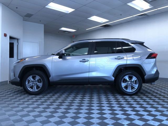 Used 2025 Toyota RAV4 XLE AWD/4WD image 12