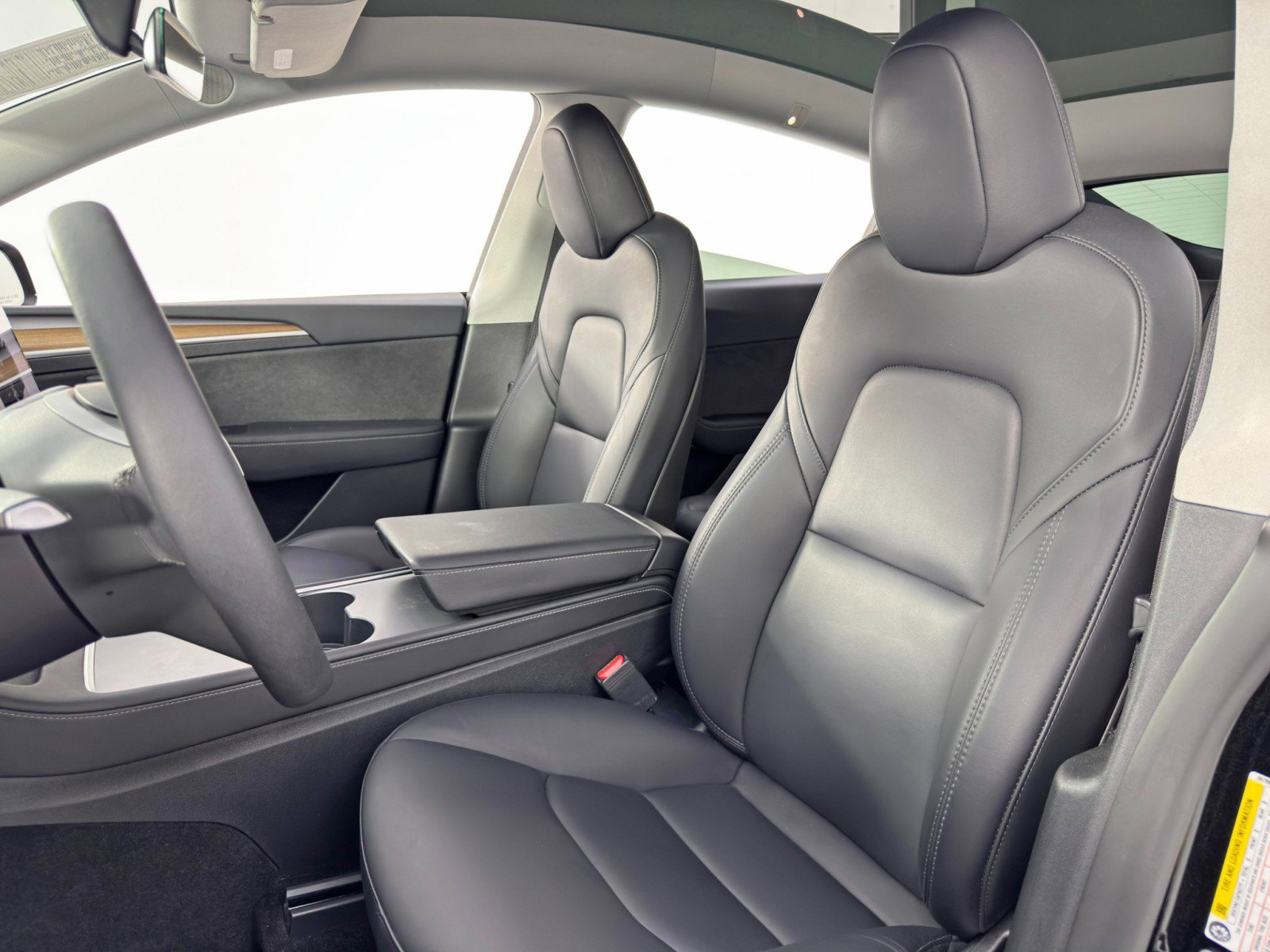 Used 2024 Tesla Model Y 2WD image 38