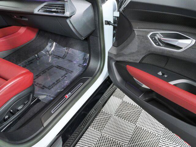 Used 2023 Audi RS e-tron GT w/ Carbon Performance Package AWD/4WD image 36