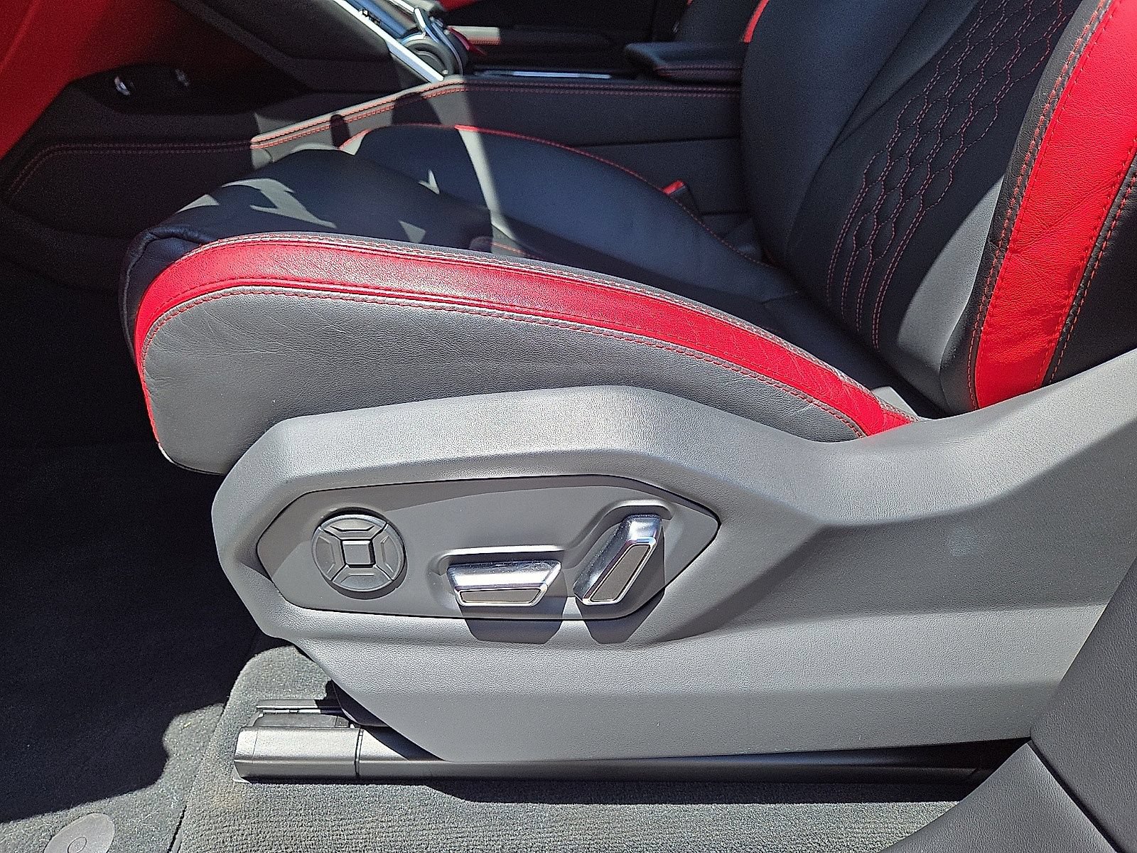 Used 2023 Lamborghini Urus S AWD/4WD image 26