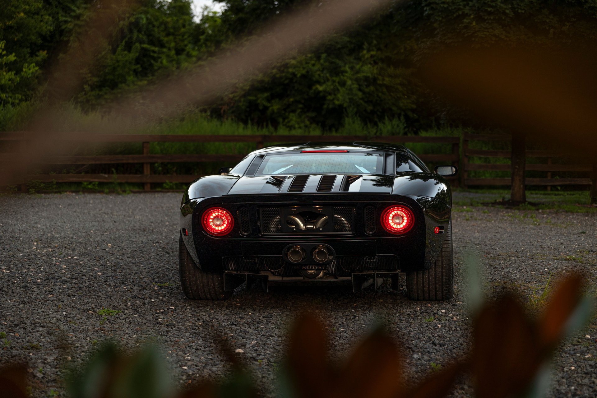 Used 2006 Ford GT RWD image 34