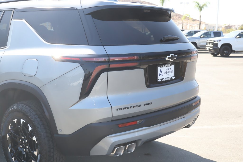 New 2027 Chevrolet Traverse Z71 w/ Enhanced Driving Package AWD/4WD image 13