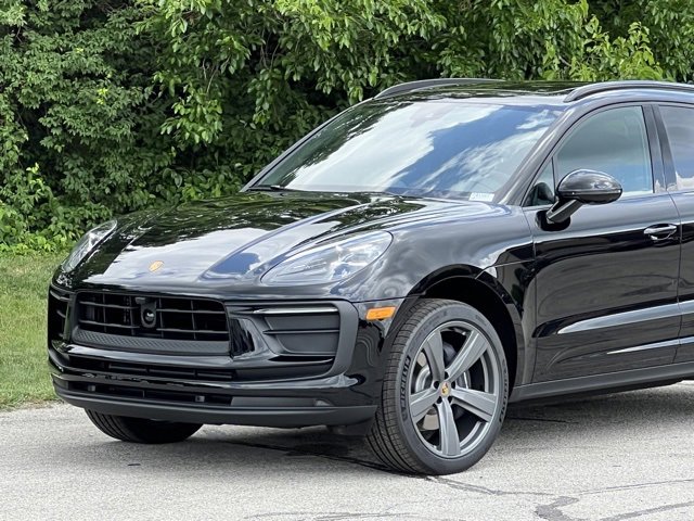 New 2025 Porsche Macan image 11