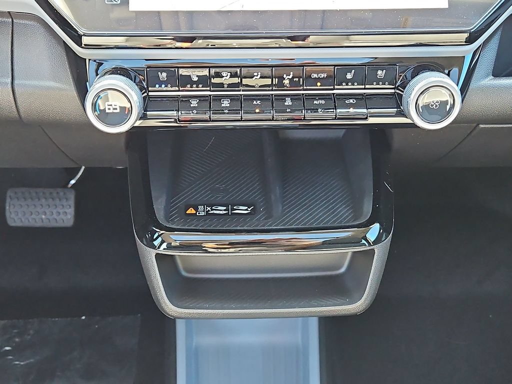 New 2027 Chevrolet Bolt RS w/ Technology Package FWD image 6