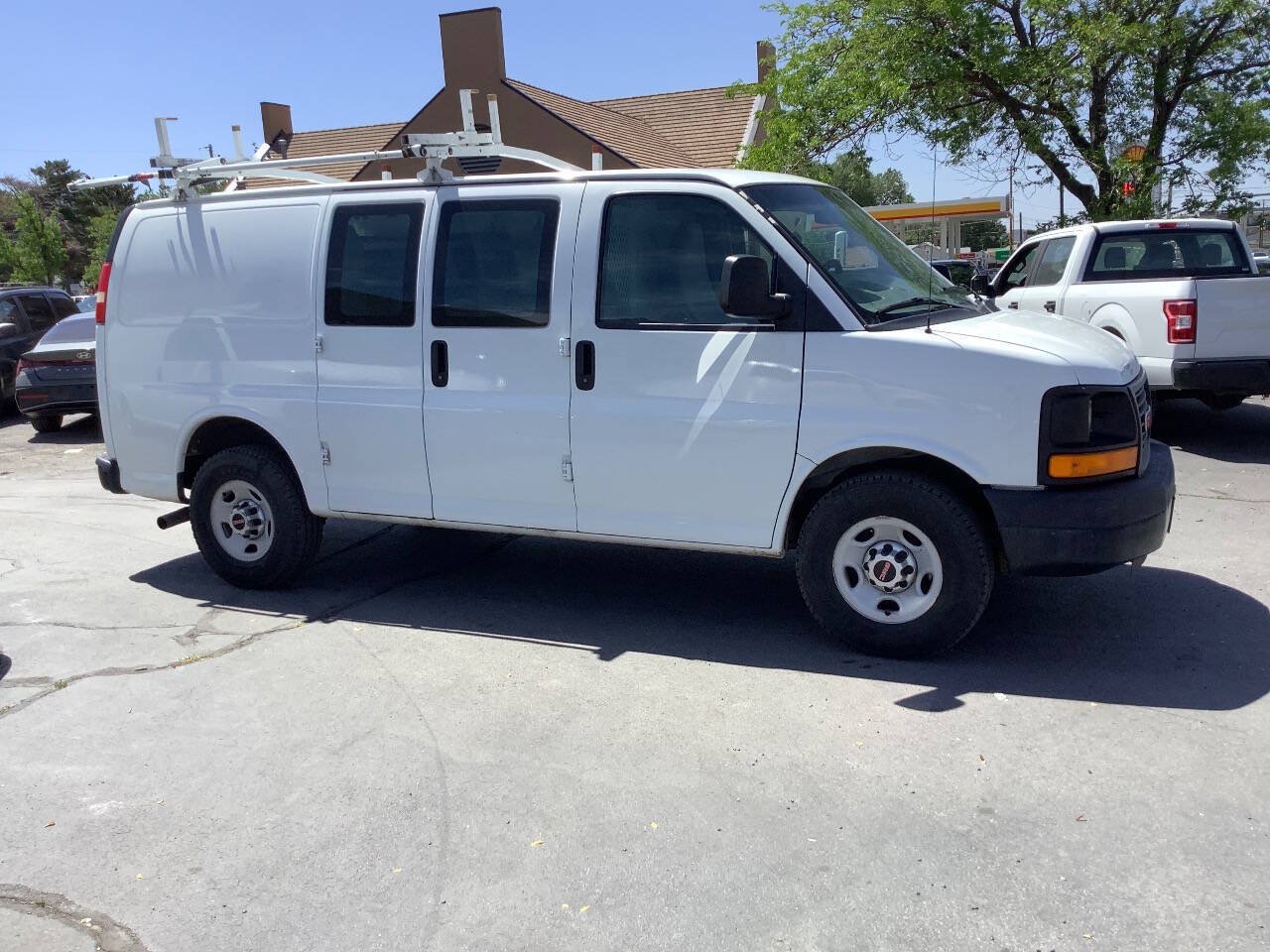 Used 2012 GMC Savana 2500 RWD image 9