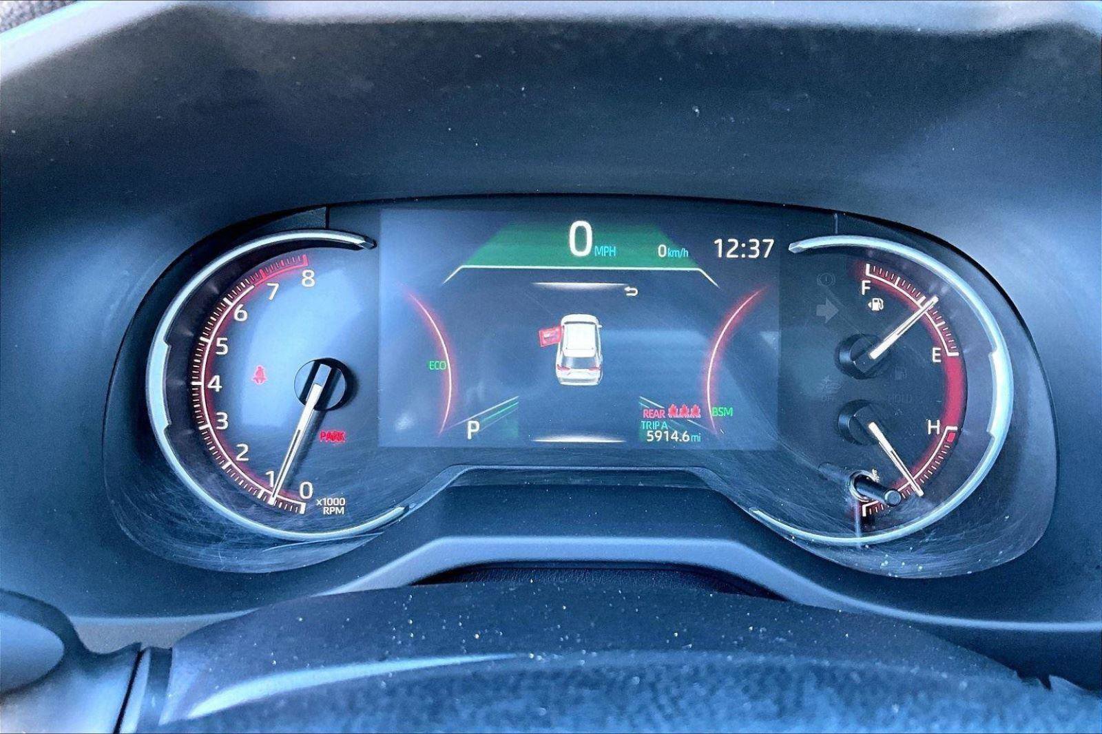 Used 2024 Toyota RAV4 XLE Premium FWD image 18