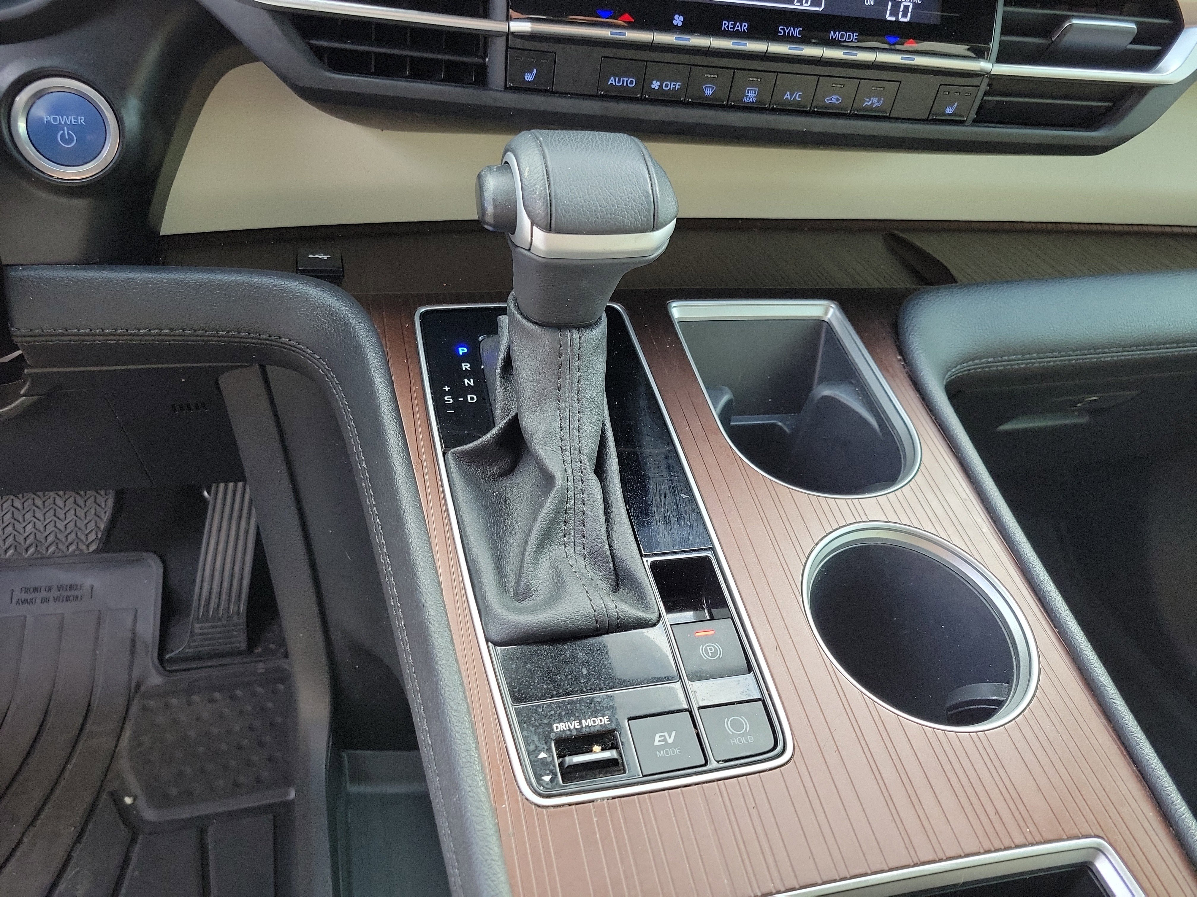 Certified 2024 Toyota Sienna XLE image 24