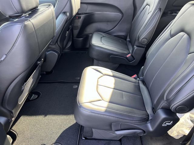 New 2025 Chrysler Voyager LX FWD image 27