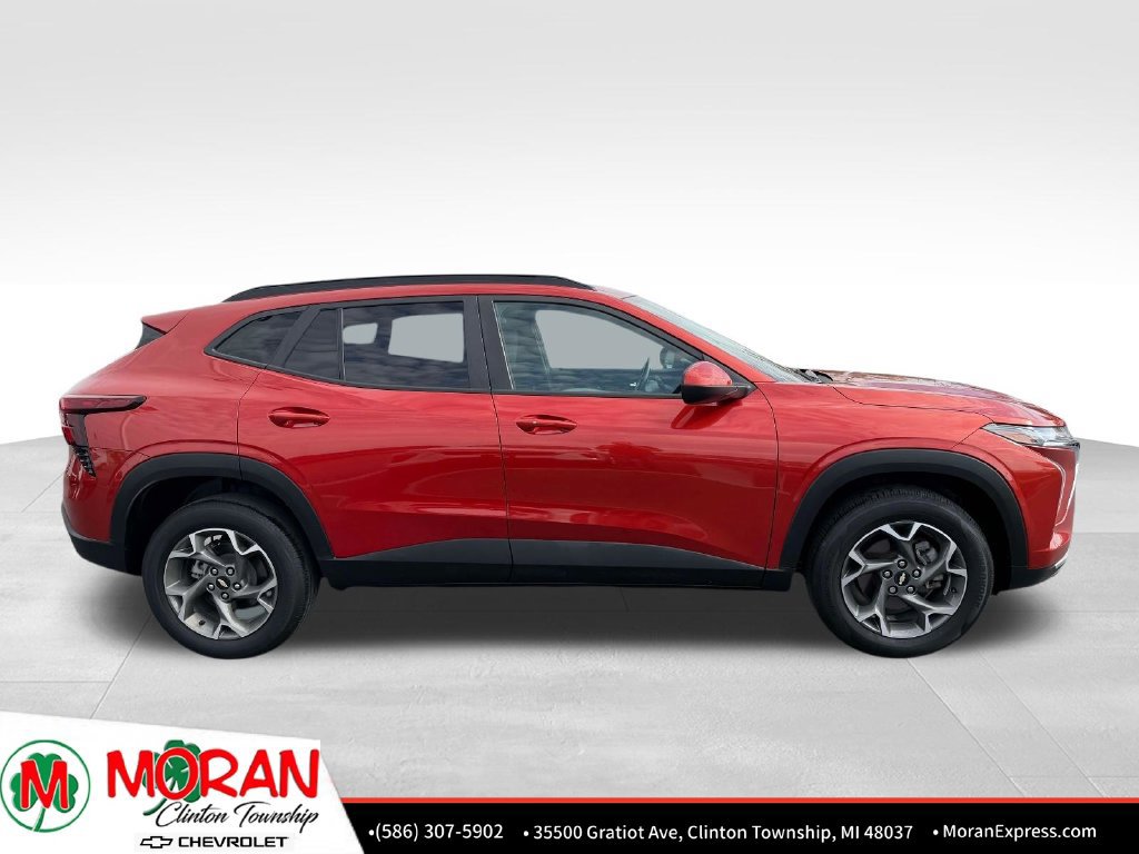 Certified 2024 Chevrolet Trax LT w/ Driver Confidence Package FWD image 8