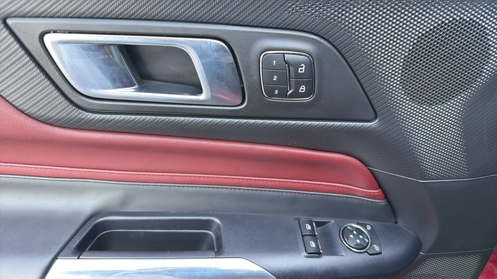 Used 2025 Ford Mustang GT Premium RWD image 15