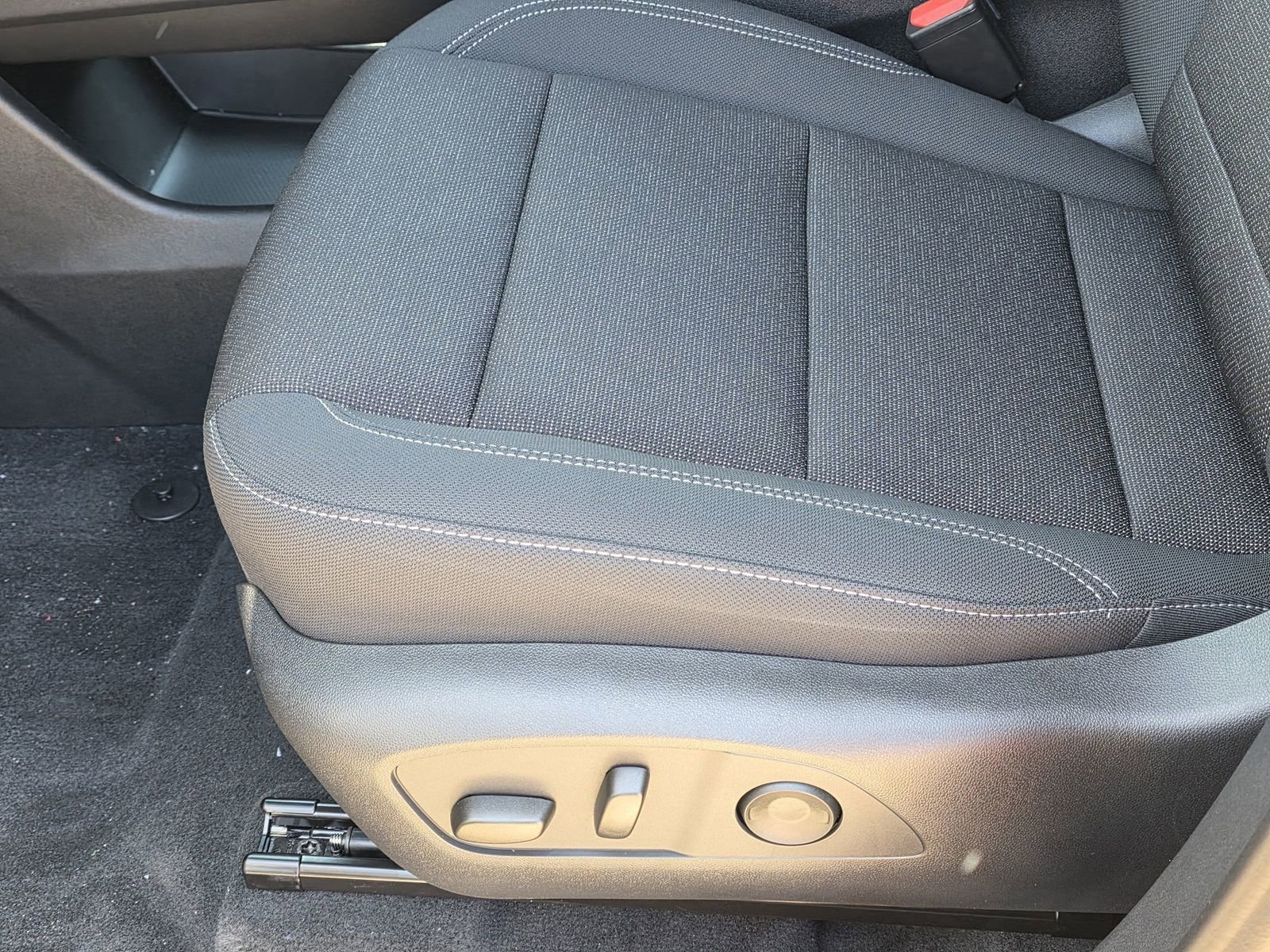New 2026 Chevrolet Traverse LT image 15