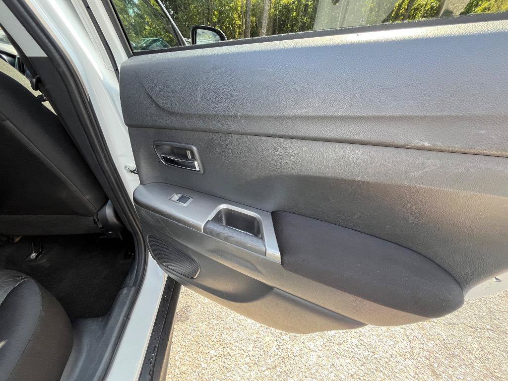 Used 2020 Mitsubishi Outlander Sport SE FWD image 33