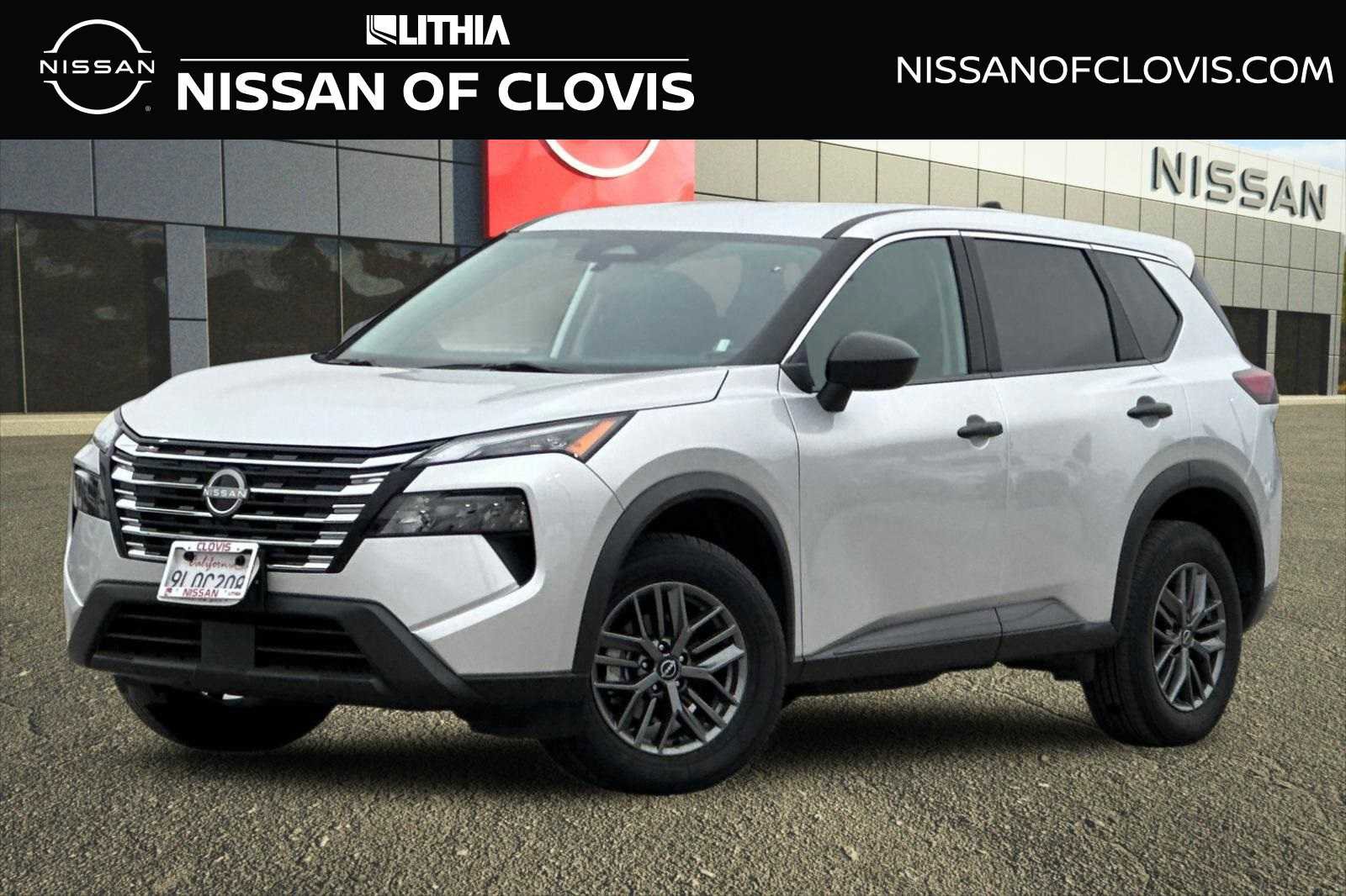 Used 2024 Nissan Rogue S image 1