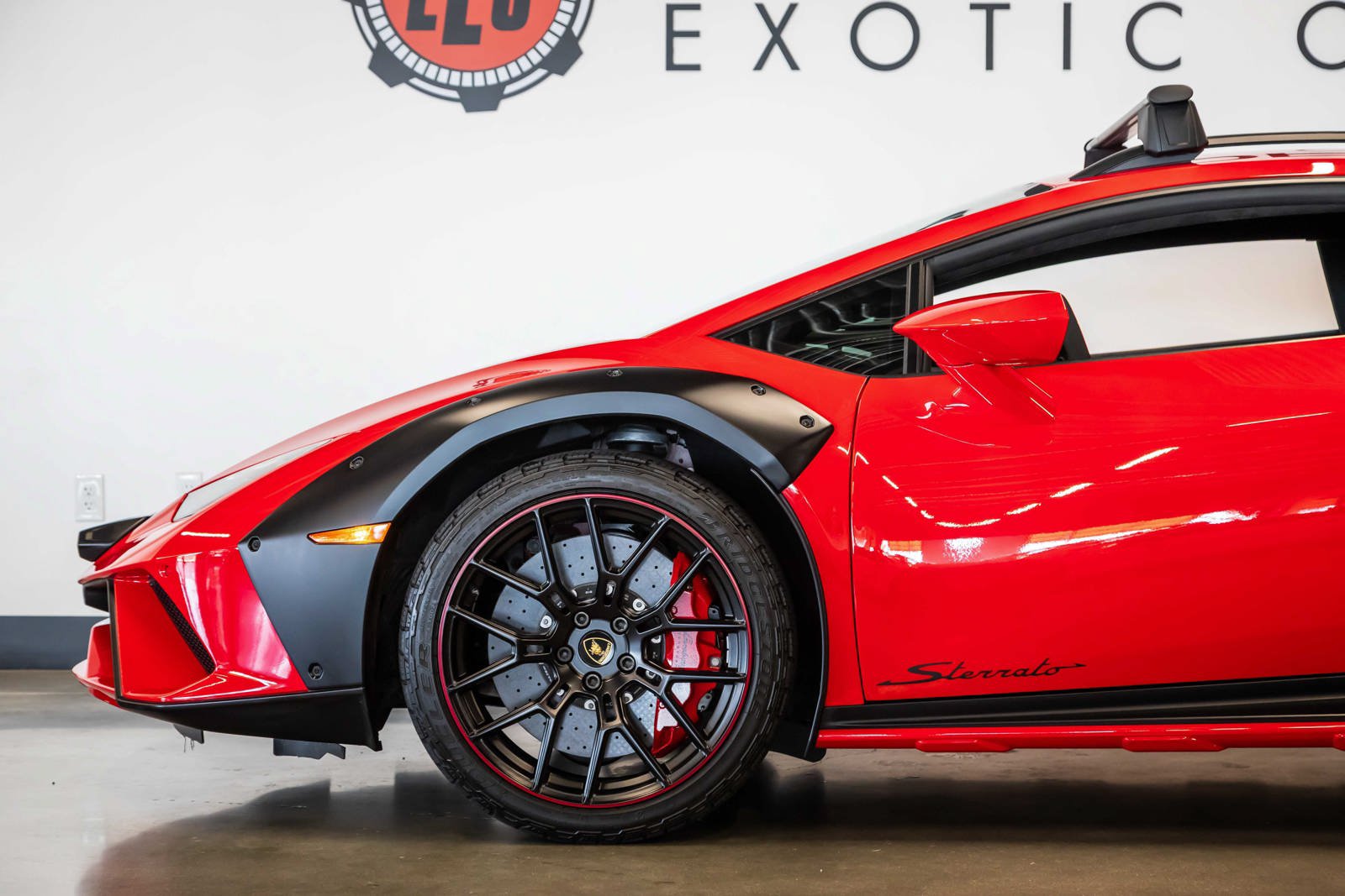 Used 2024 Lamborghini Huracan Sterrato AWD/4WD image 16