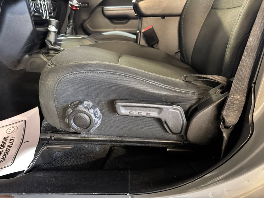 Used 2022 Jeep Wrangler Unlimited Sport AWD/4WD image 13