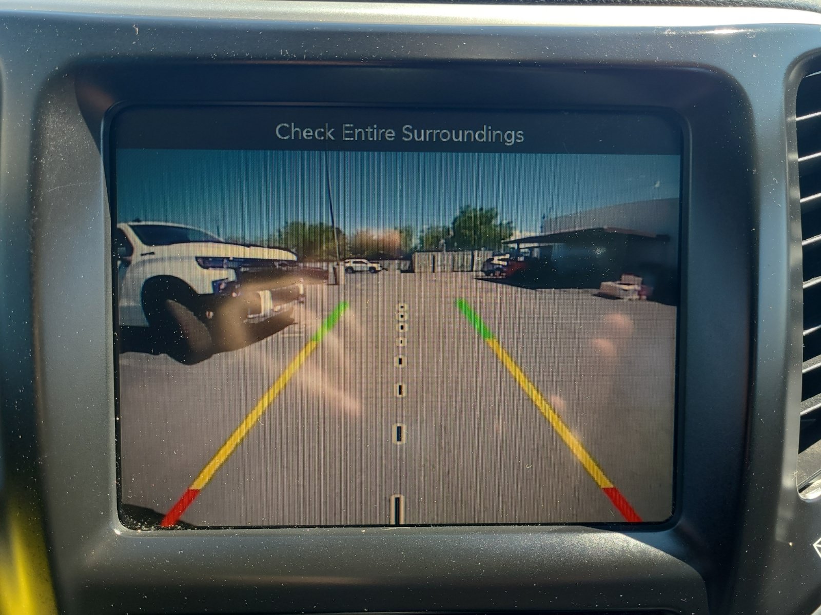 Used 2015 Jeep Cherokee Trailhawk AWD/4WD image 19