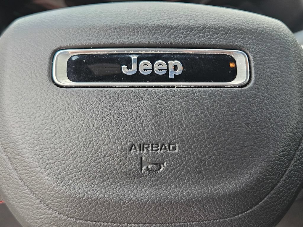 Used 2025 Jeep Compass Trailhawk AWD/4WD image 31