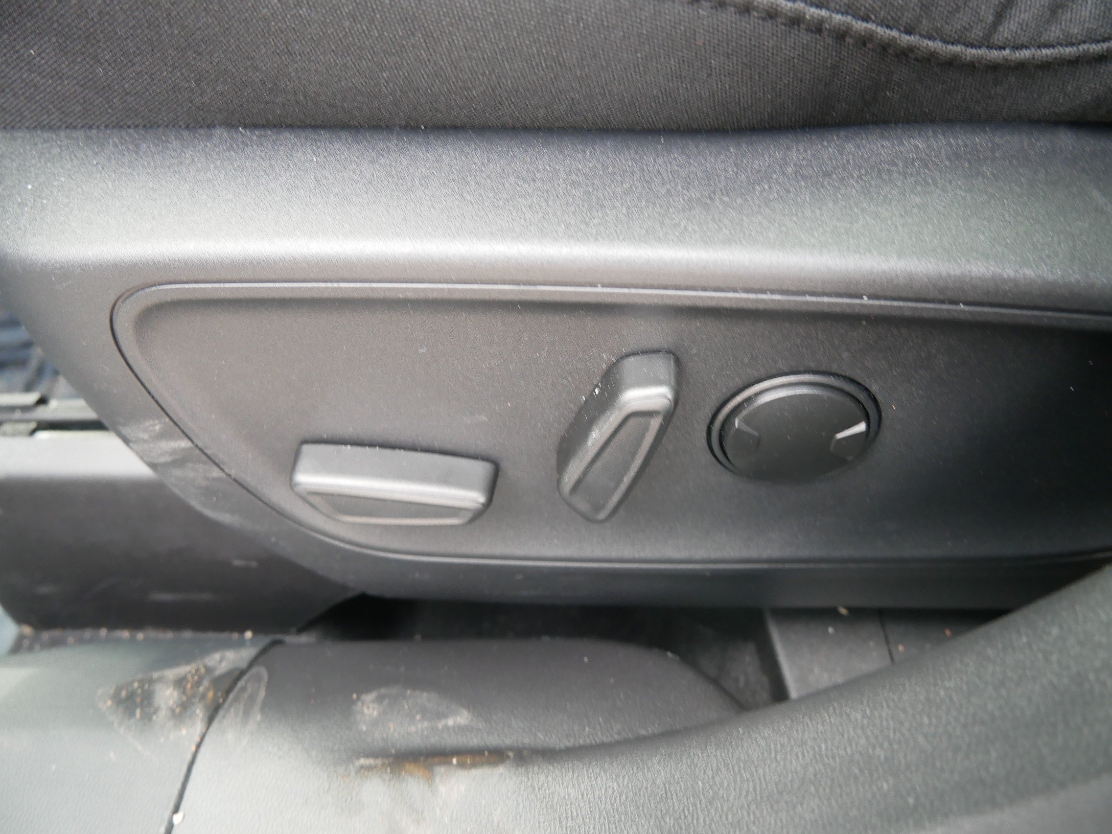 Used 2025 Ford Escape Active w/ Active Premium Tech Pack AWD/4WD image 19