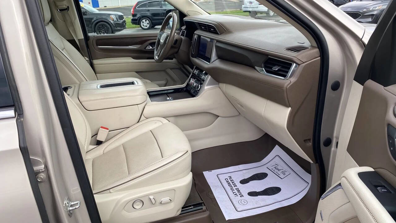 Used 2021 GMC Yukon XL Denali w/ Denali Premium Package image 38
