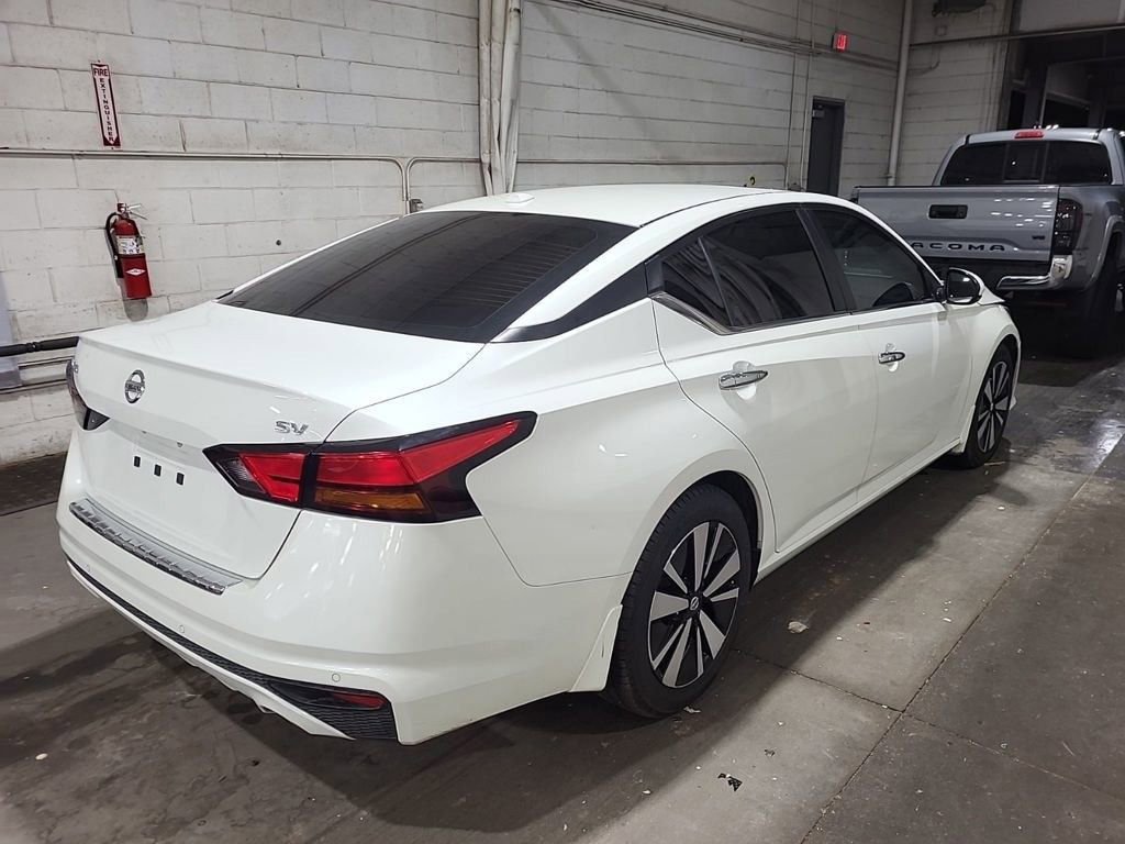 Used 2022 Nissan Altima 2.5 SV w/ SV Premium Package image 5