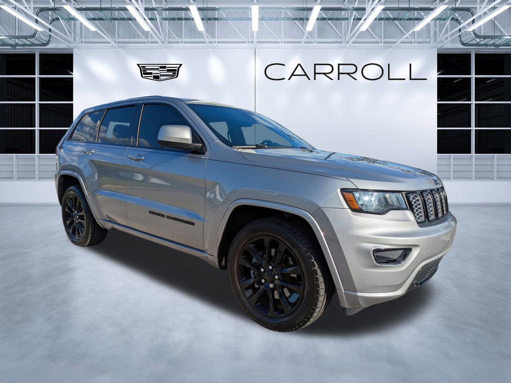 Used 2021 Jeep Grand Cherokee Laredo X image 2