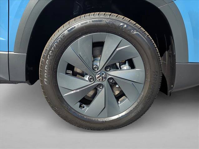 New 2027 Volkswagen Taos S FWD image 4