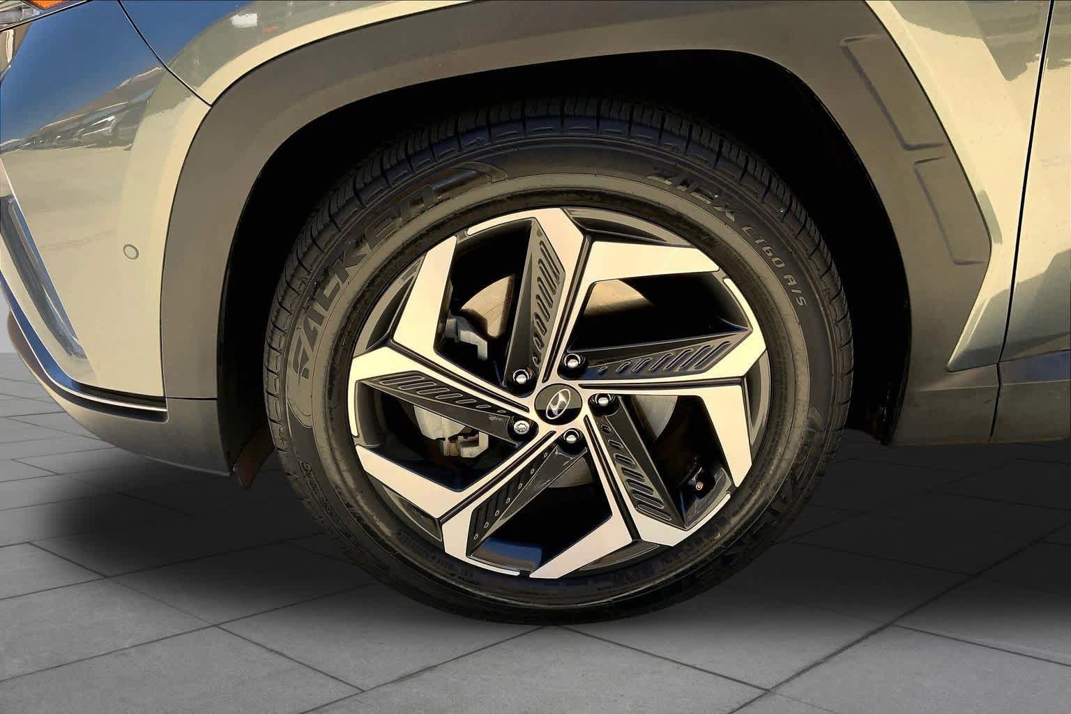 Used 2022 Hyundai Tucson Limited FWD image 11