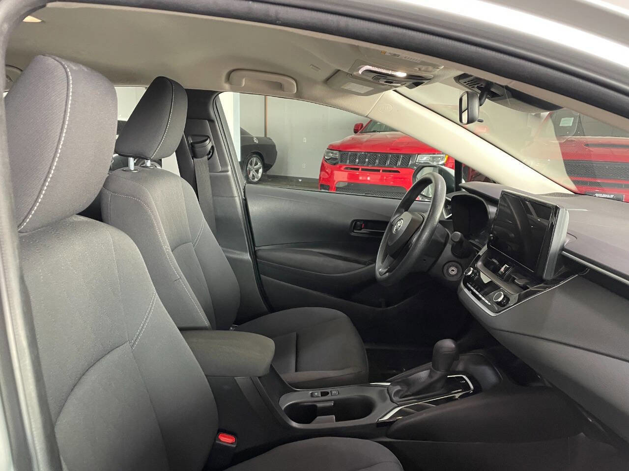 Used 2024 Toyota Corolla LE image 27