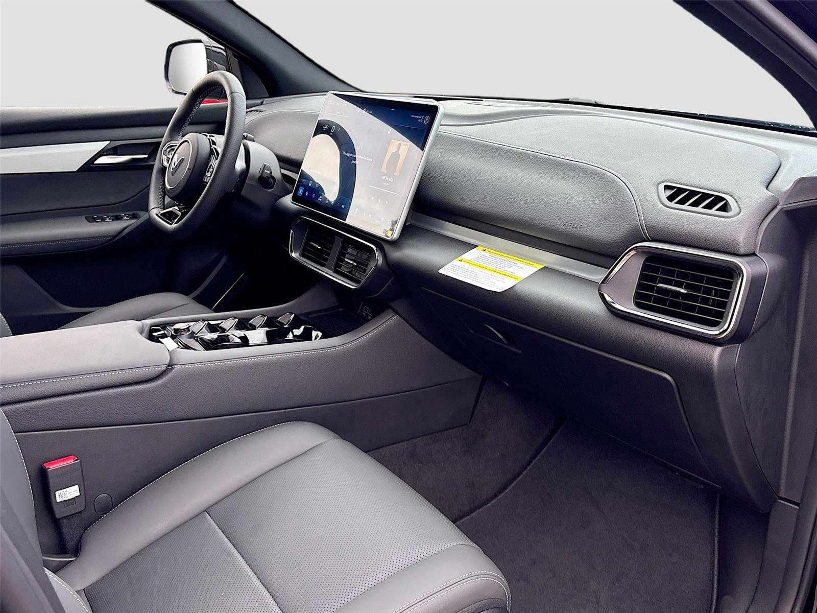 New 2025 VinFast VF 8 Plus image 28