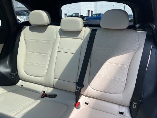 Used 2025 Mercedes-Benz GLC 300 4MATIC image 14