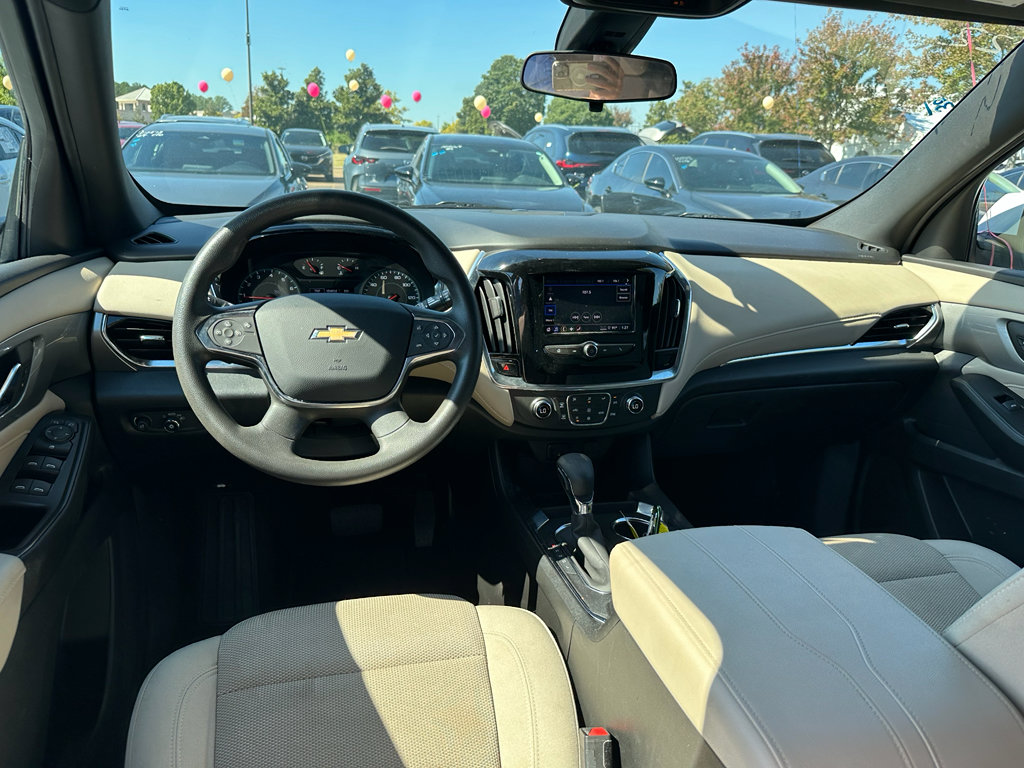 Used 2022 Chevrolet Traverse LS image 12