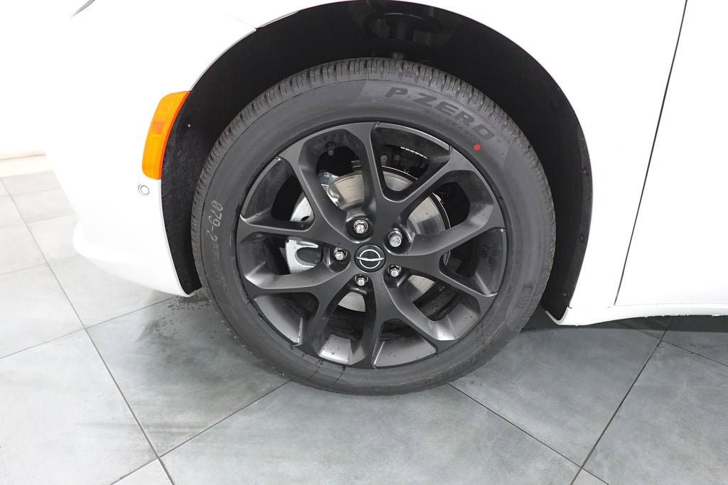 New 2026 Chrysler Pacifica Select w/ S Appearance Package image 28