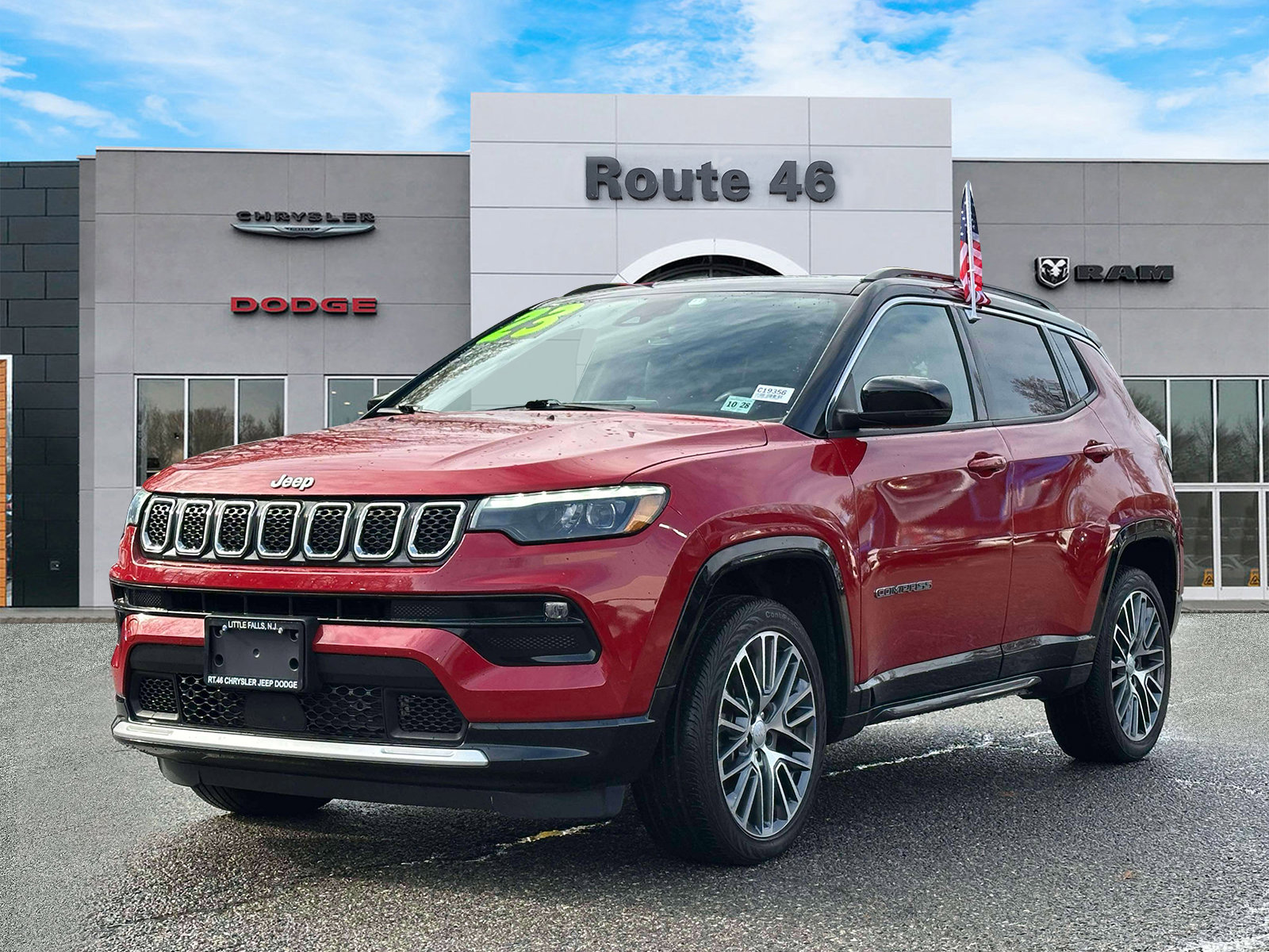 Used 2023 Jeep Compass Limited w/ Elite Group image 2