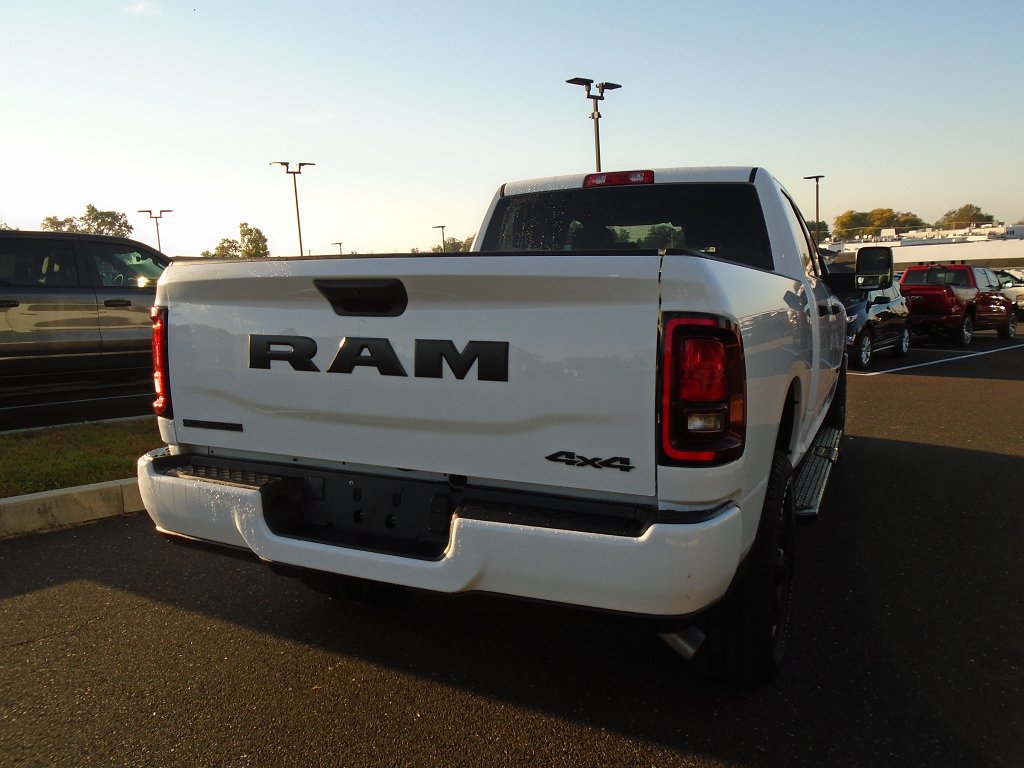 Certified 2025 RAM 2500 Big Horn AWD/4WD image 3