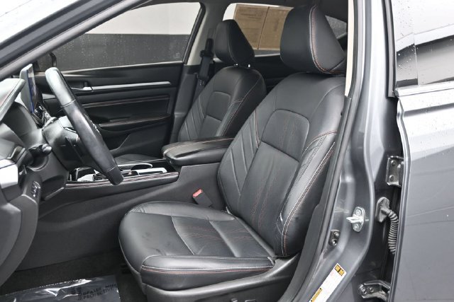 Used 2023 Nissan Altima 2.5 SR w/ SR Premium Package FWD image 5