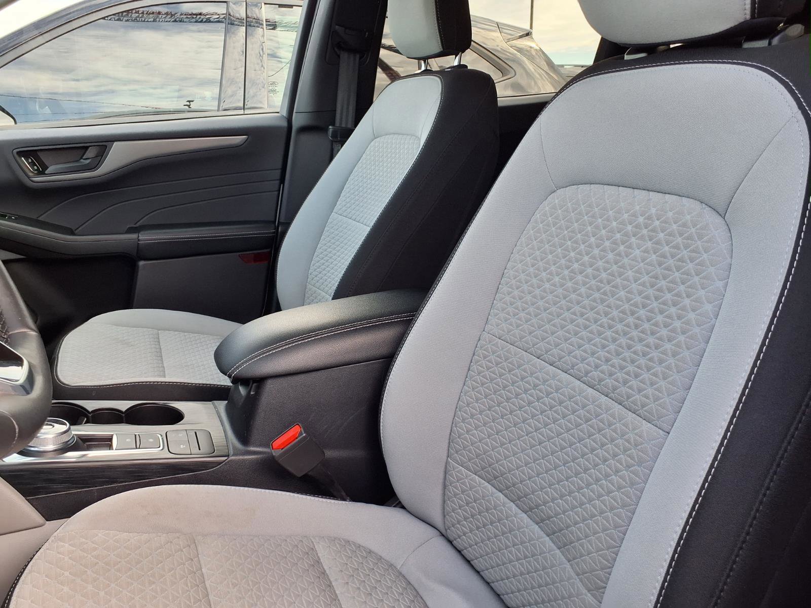 Used 2023 Ford Escape Active AWD/4WD image 3