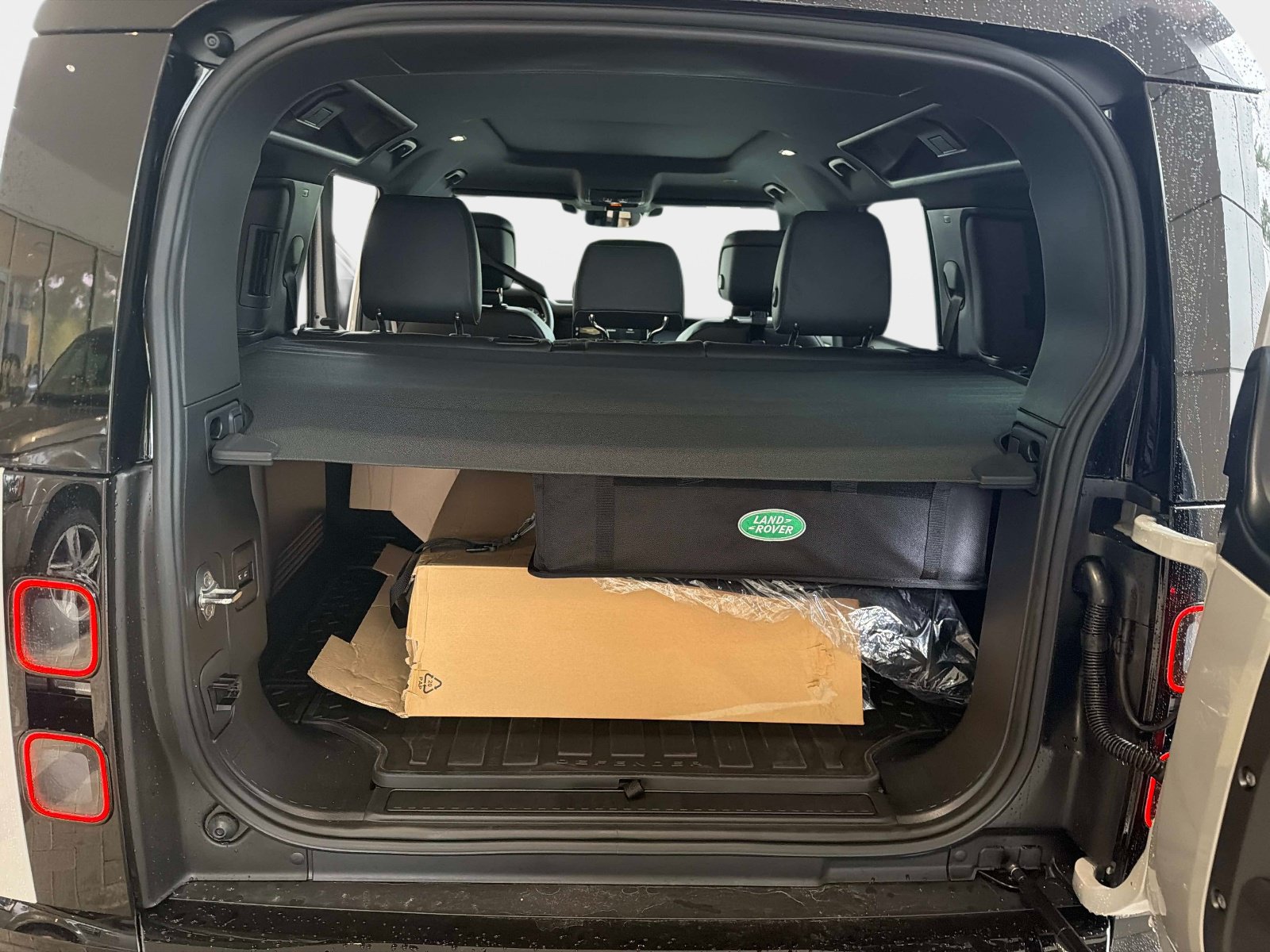 New 2026 Land Rover Defender 110 X-Dynamic SE AWD/4WD image 11