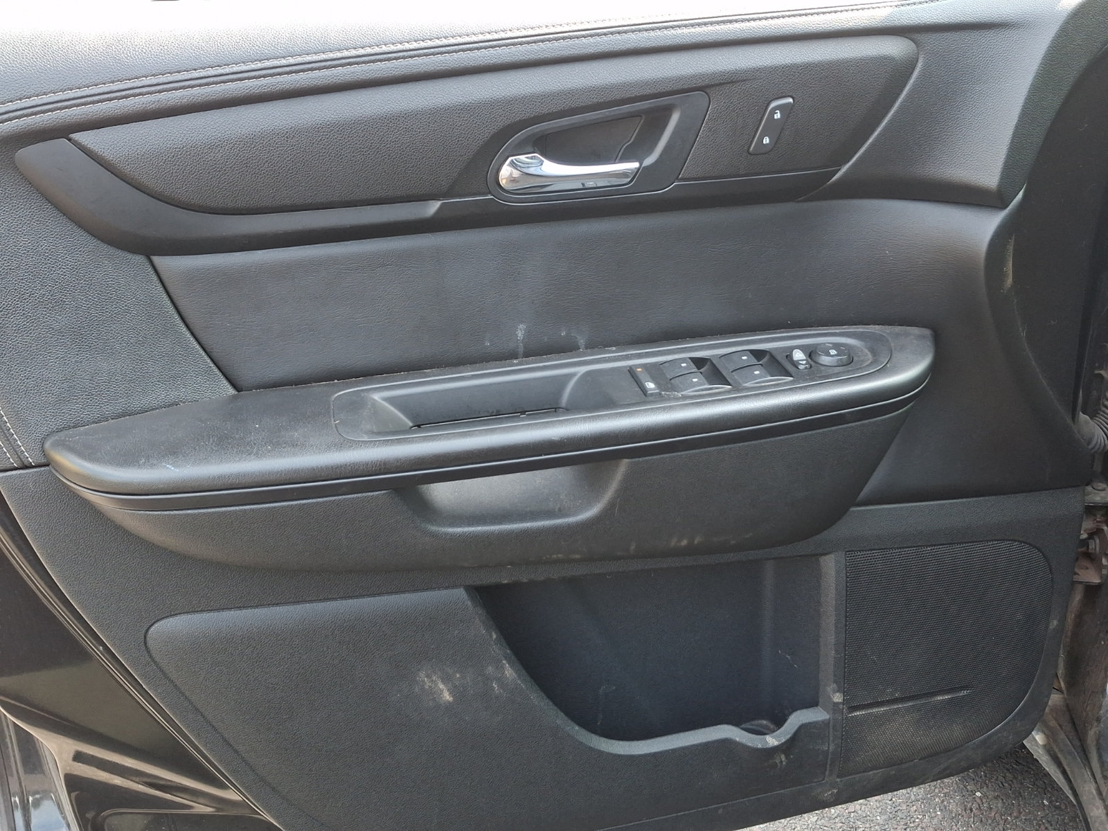 Used 2016 GMC Acadia SLE AWD/4WD image 12