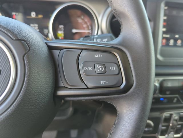 Used 2023 Jeep Wrangler Unlimited w/ Convenience Group image 34