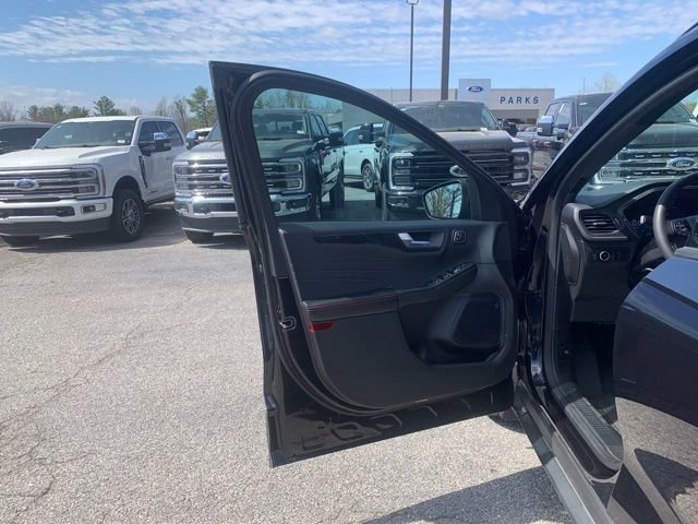 Certified 2023 Ford Escape ST-Line Elite w/ Premium Technology Package AWD/4WD image 20