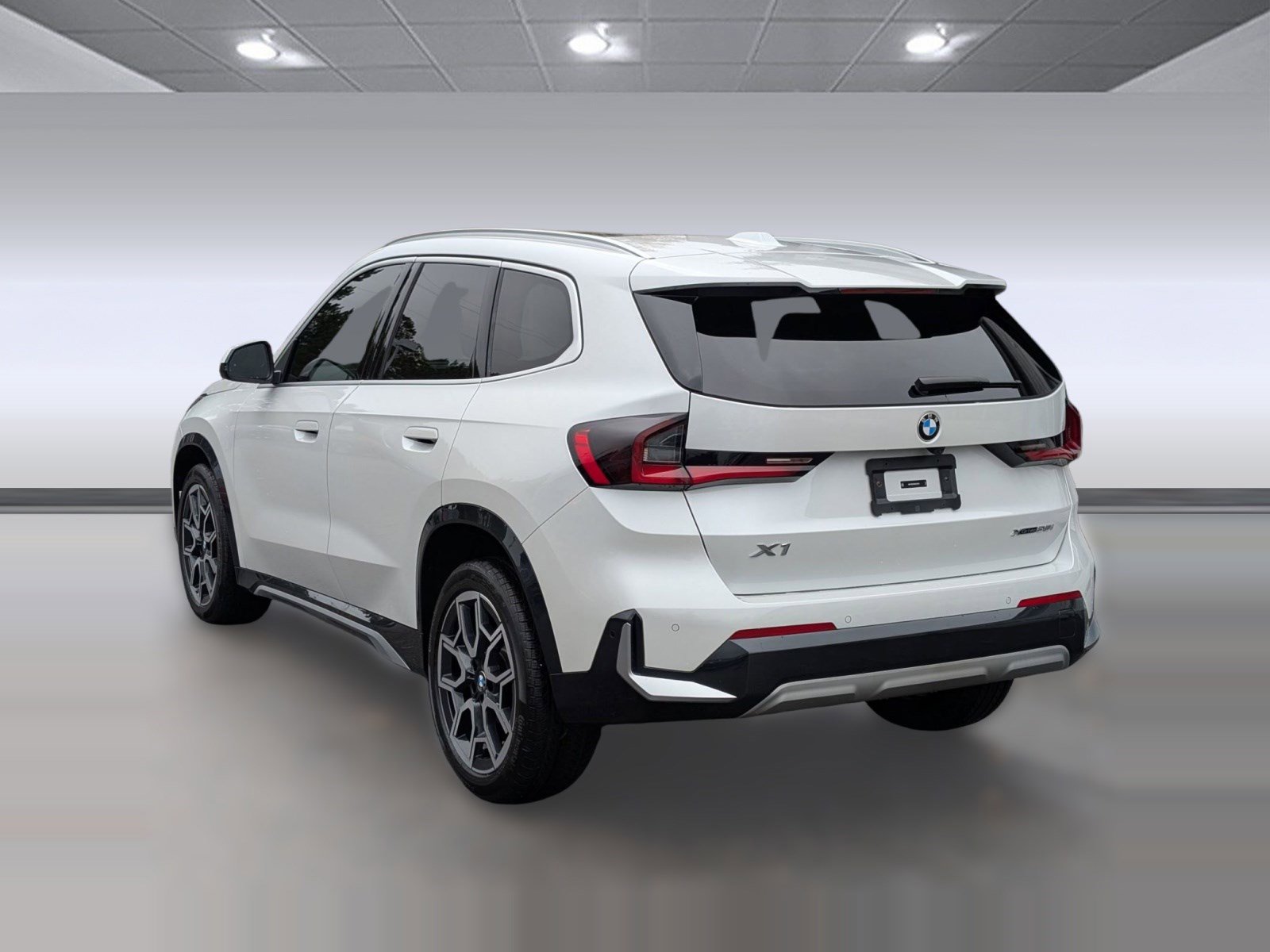 Used 2025 BMW X1 xDrive28i w/ Premium Package image 3